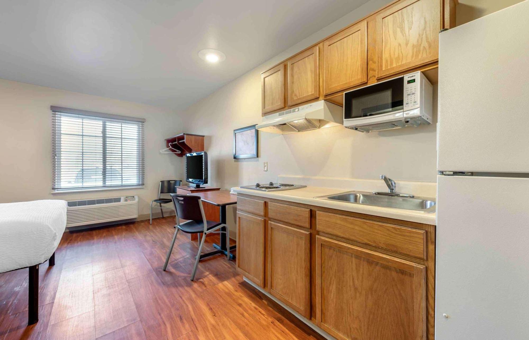 Extended Stay America Select Suites - Colorado Springs - Airport Exterior photo